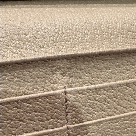 Authentic Gucci GG Canvas New Abbey
D Ring Long Wallet Cream Leather w/ box - Picture 7 of 12